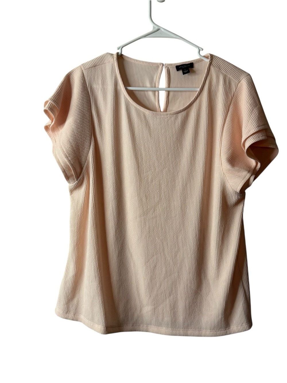 Ann Taylor Pink Textured Flutter Short Sleeve Blouse